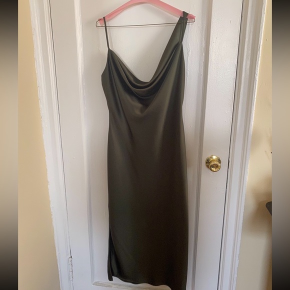 ASYMMETRICAL ONE-SHOULDER COWL MIDI SLIP DRESS IN OLIVE GREEN - Picture 6 of 9